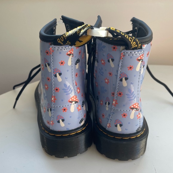 NWOT Dr. Martens Toddler 1460 Patent Woodland Lace Up Boots Size 13 - Picture 6 of 16